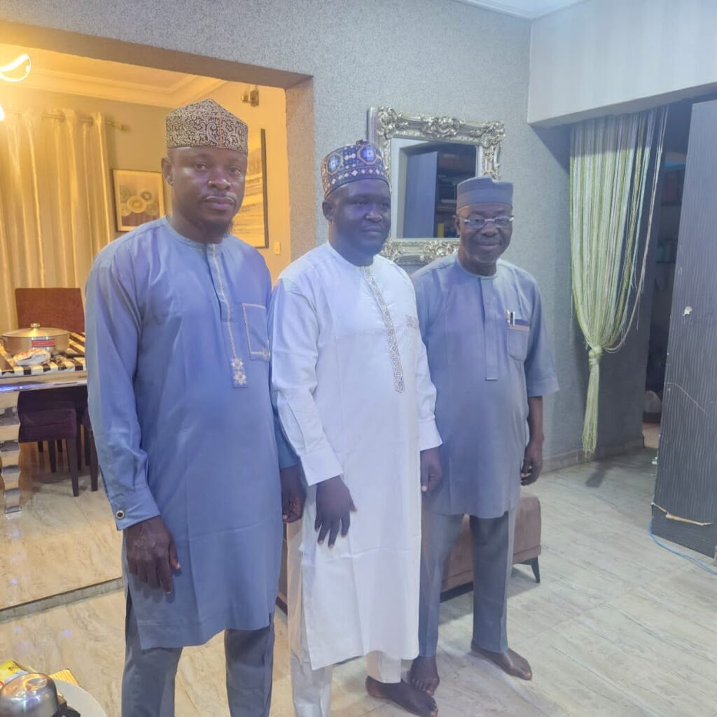 Igbimo-Oluyanana Celebrates SBS FM Chairman, Salmon Babatunde Salmon, on Birthday